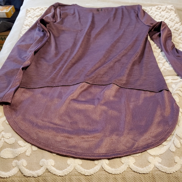Under Armour Heat Gear heathered top with mesh around the bottom-NWOT - Picture 7 of 9